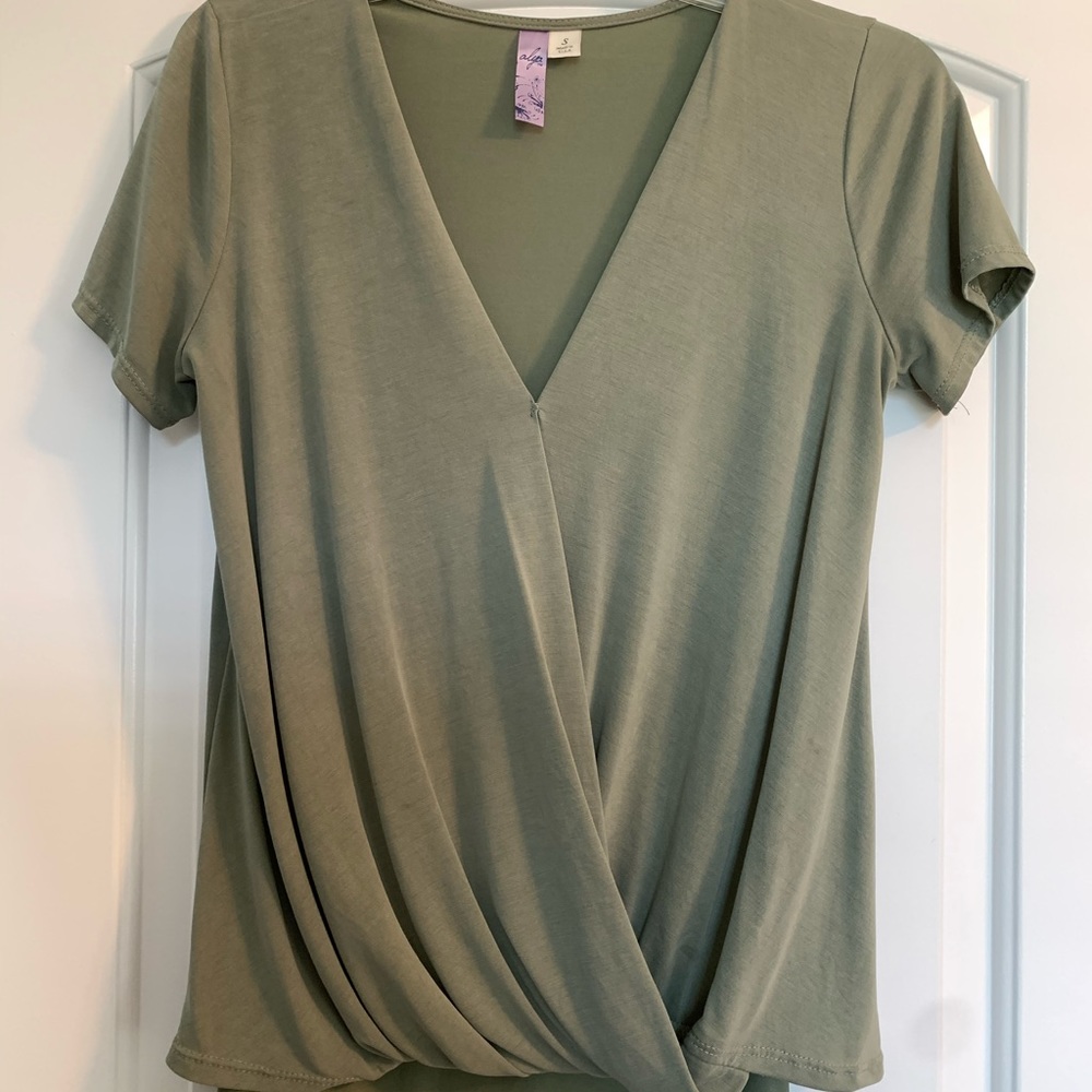 Super soft green v neck